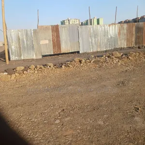 440 ካሬ.ሜትር የሚሸጥ የልማት ተነሺ ቦታ አያት49 አካባቢ