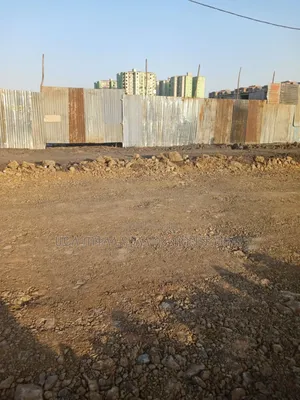 440 ካሬ.ሜትር የሚሸጥ የልማት ተነሺ ቦታ አያት49 አካባቢ