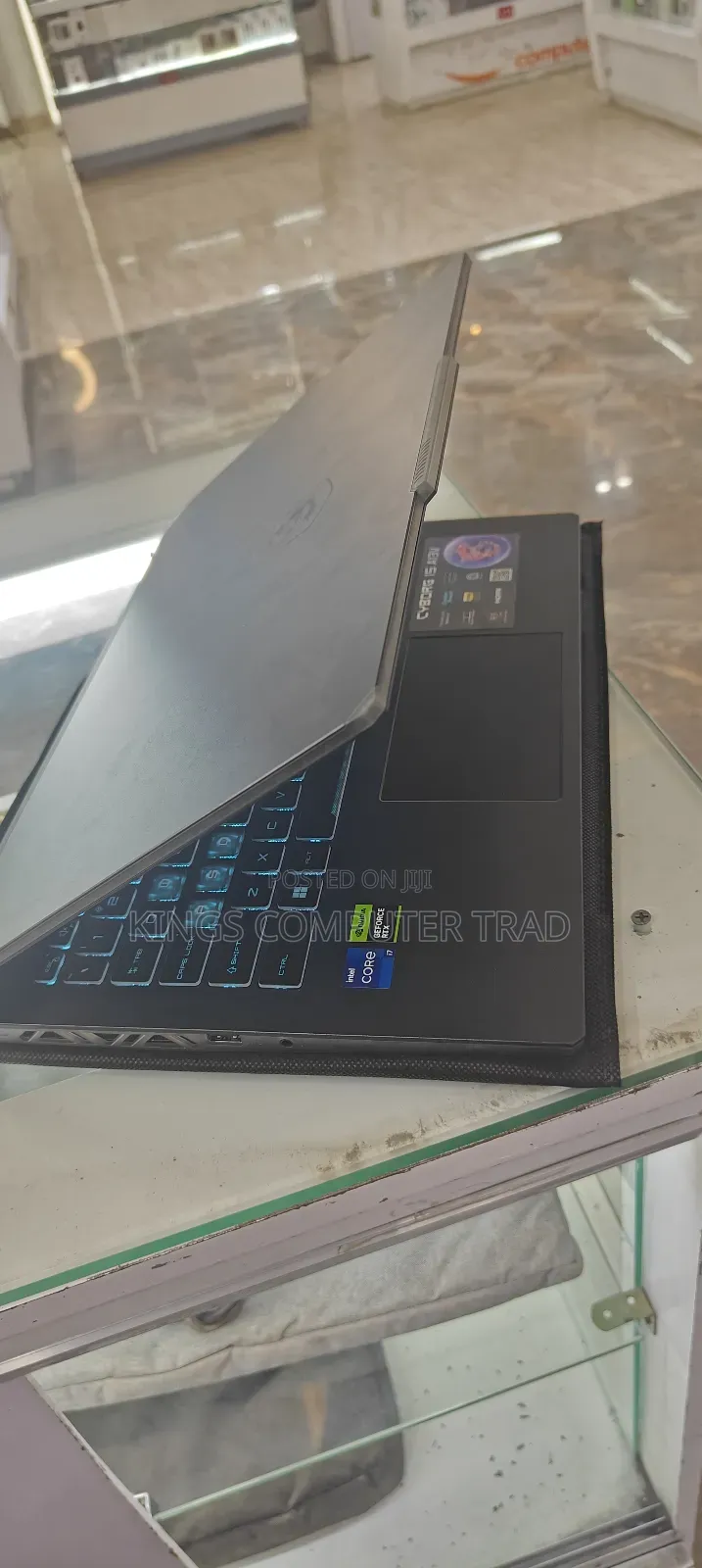 New Laptop MSI Cyborg 15 16GB Intel Core i7 SSD 1T