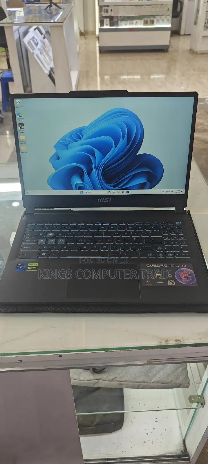 New Laptop MSI Cyborg 15 16GB Intel Core i7 SSD 1T