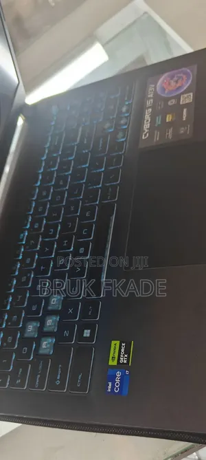 New Laptop MSI Crosshair 15 B12U 16GB Intel Core i7 SSD 1T