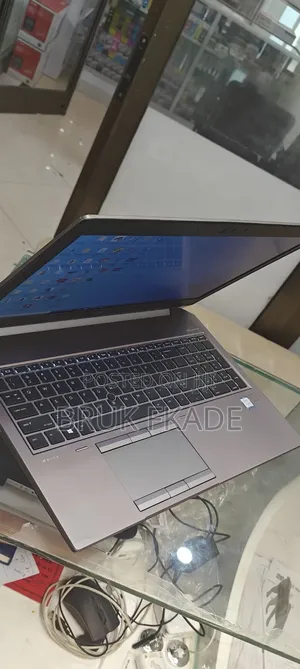 New Laptop HP ZBook 15 G5 16GB Intel Pentium SSD 512GB