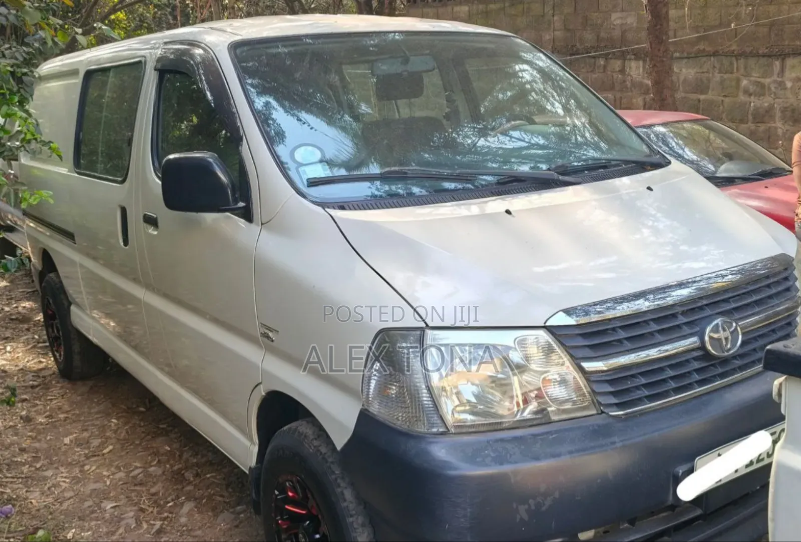 Toyota HiAce 2011 White