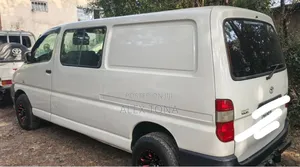 Toyota HiAce 2011 White