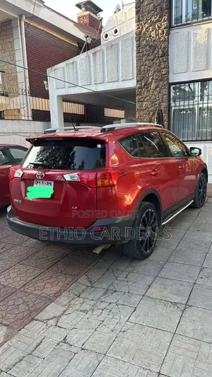 Toyota RAV4 2014 Red