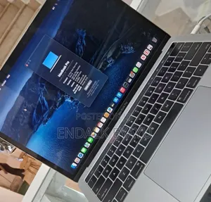 New Laptop Apple MacBook Pro 2017 16GB Intel Core i5 SSD 256GB