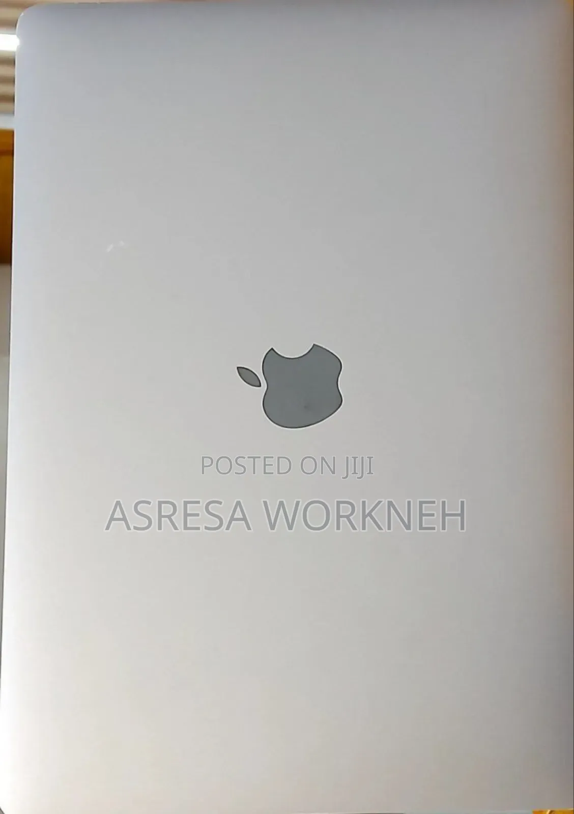 New Laptop Apple MacBook Pro 2022 M2 8GB Intel Core i9 SSD 256GB