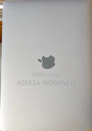 New Laptop Apple MacBook Pro 2022 M2 8GB Intel Core i9 SSD 256GB