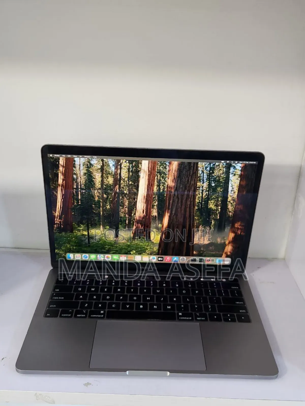 New Laptop Apple MacBook Pro 2019 8GB Intel Core i5 SSD 256GB
