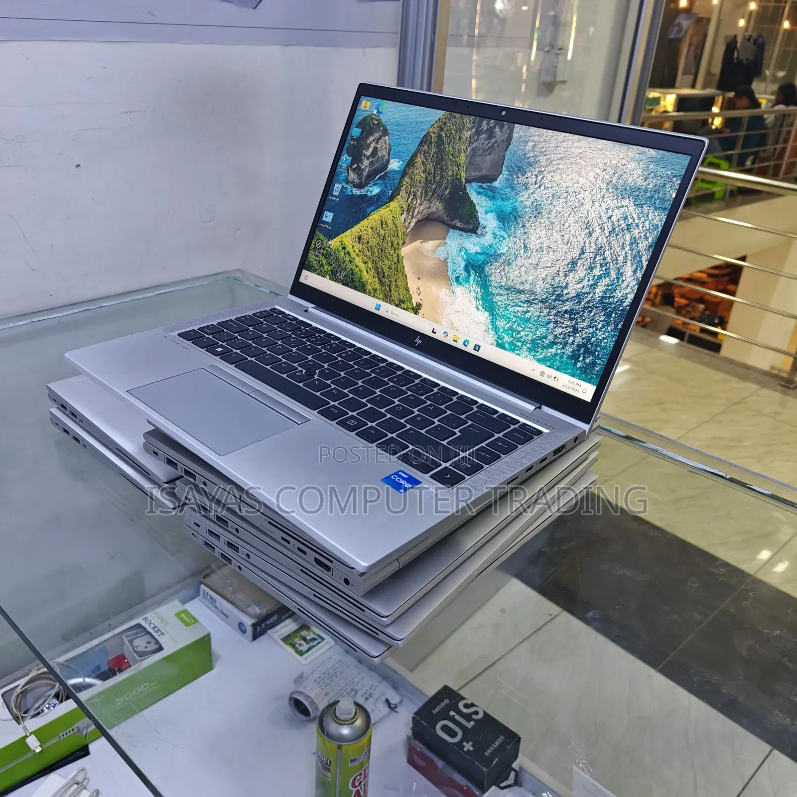 New Laptop HP EliteBook 830 G8 16GB Intel Core i5 SSD 512GB