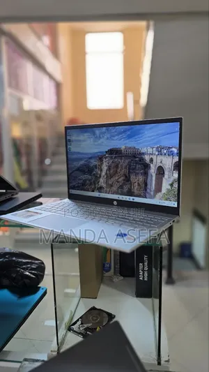 New Laptop HP Pavilion 15 8GB Intel Core i5 SSD 512GB