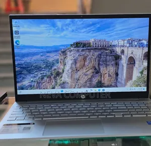 New Laptop HP Pavilion 15 8GB Intel Core i5 SSD 512GB