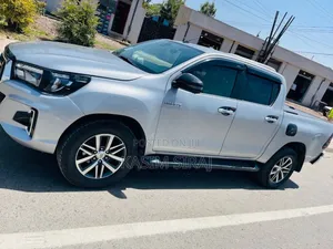 Toyota Hilux Revo Double Cab Deisel 2.4 RWD 2020 Silver