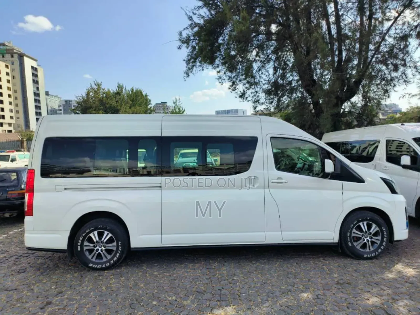 Toyota HiAce 2022 White