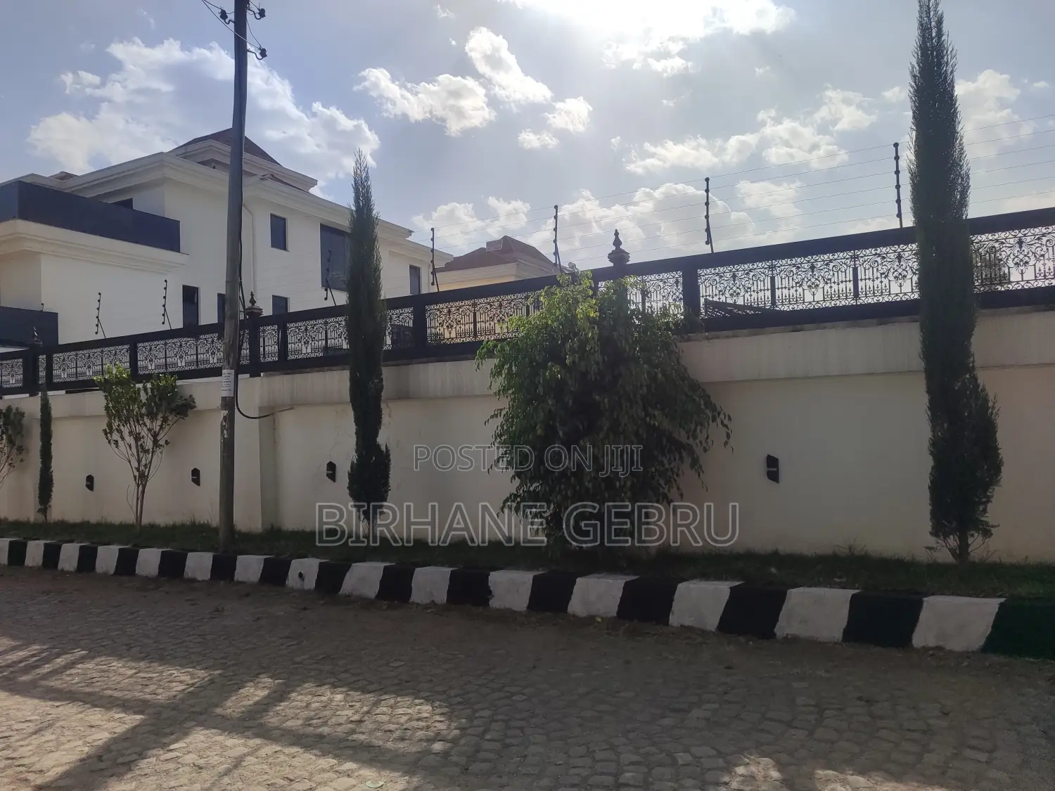 17bdrm House in G+2 House, Bole for sale