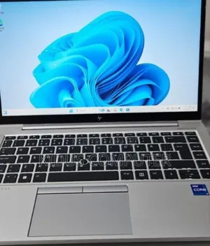New Laptop HP EliteBook 830 G8 16GB Intel Core i7 SSD 512GB