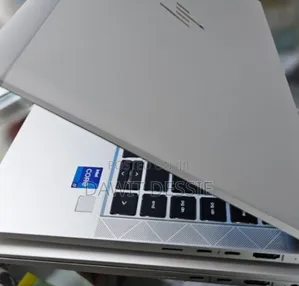 New Laptop HP EliteBook 830 G8 16GB Intel Core i7 SSD 512GB