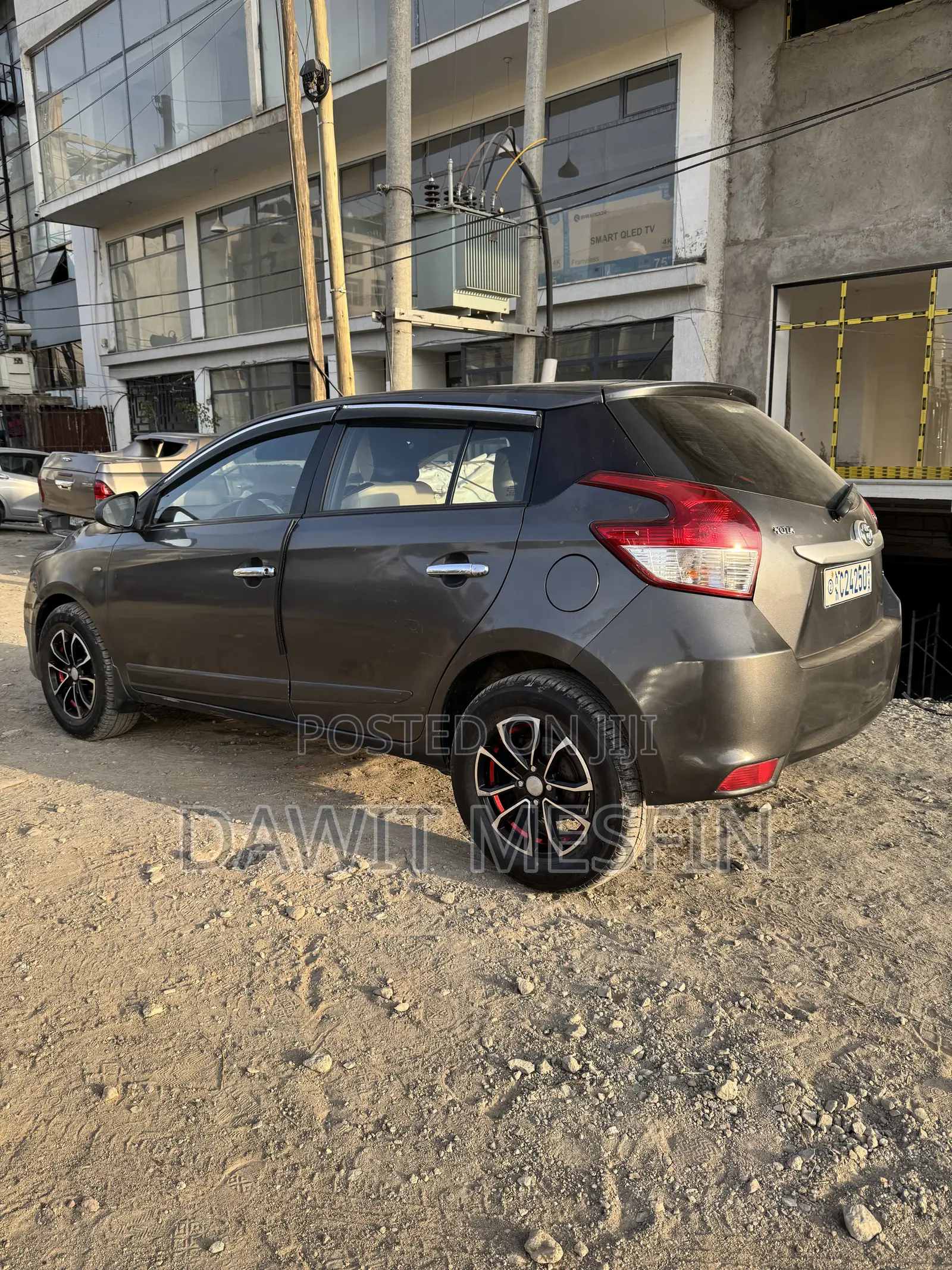 Toyota Yaris SE Hatchback 5dr 2014 Gray