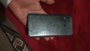 Samsung Galaxy A20 32 GB Black