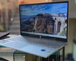 New Laptop HP Pavilion 15 8GB Intel Core i5 SSD 512GB