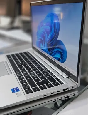 New Laptop HP EliteBook 830 G8 16GB Intel Core i7 SSD 512GB