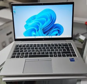New Laptop HP EliteBook 830 G8 16GB Intel Core i5 SSD 512GB