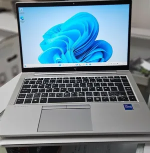 New Laptop HP EliteBook 830 G8 16GB Intel Core i5 SSD 512GB