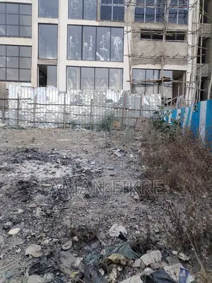 700m2 Plot for Sale – Heart of Au Area – Excellent Road Access