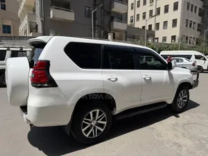 Toyota Land Cruiser Prado 2019 White