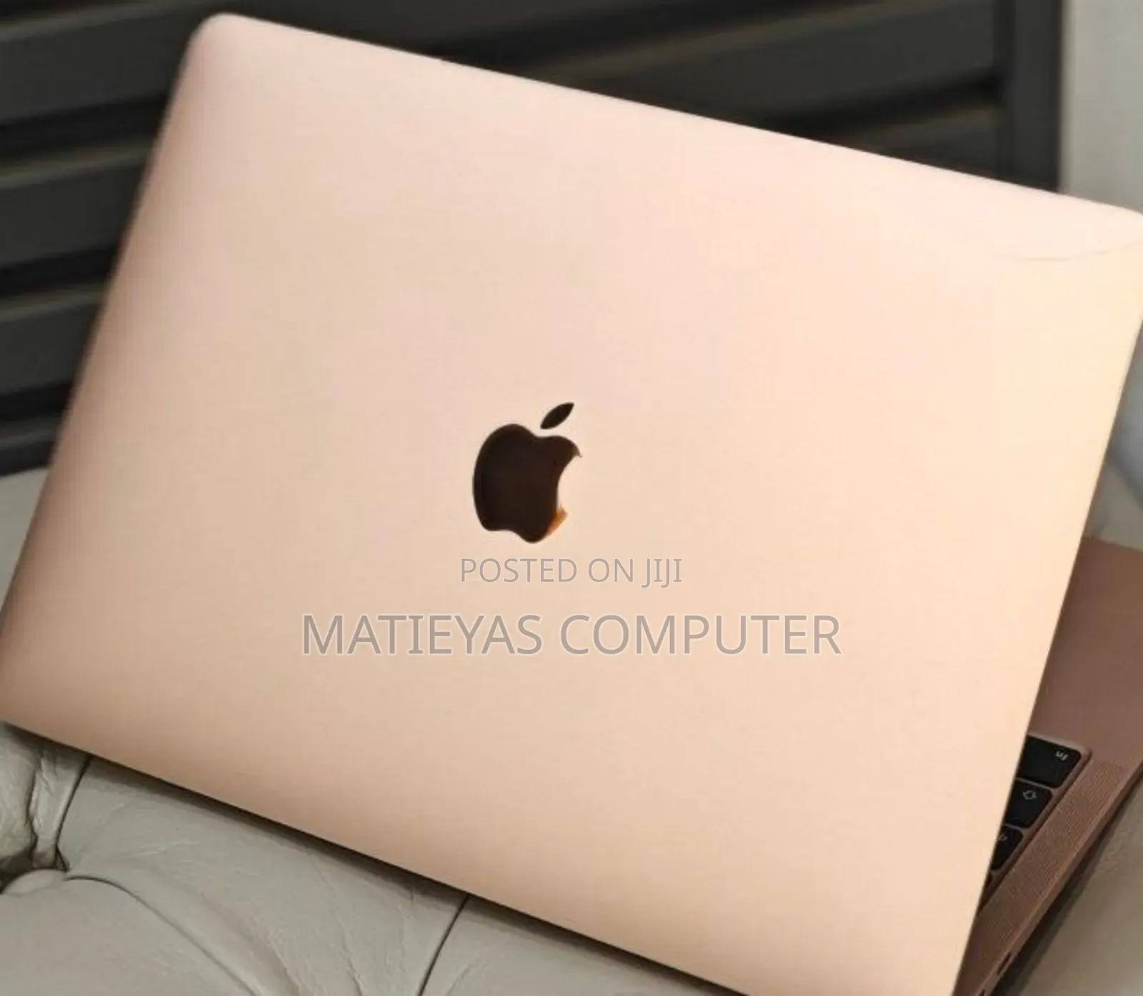 New Laptop Apple MacBook Air 2020 M1 8GB Intel Core i3 SSD 256GB