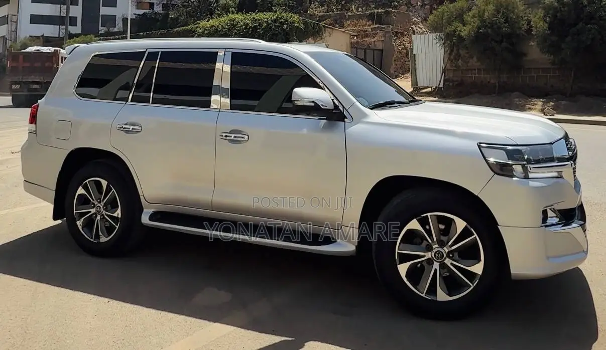 Toyota Land Cruiser 4.5 V8 VXR 2010 Silver