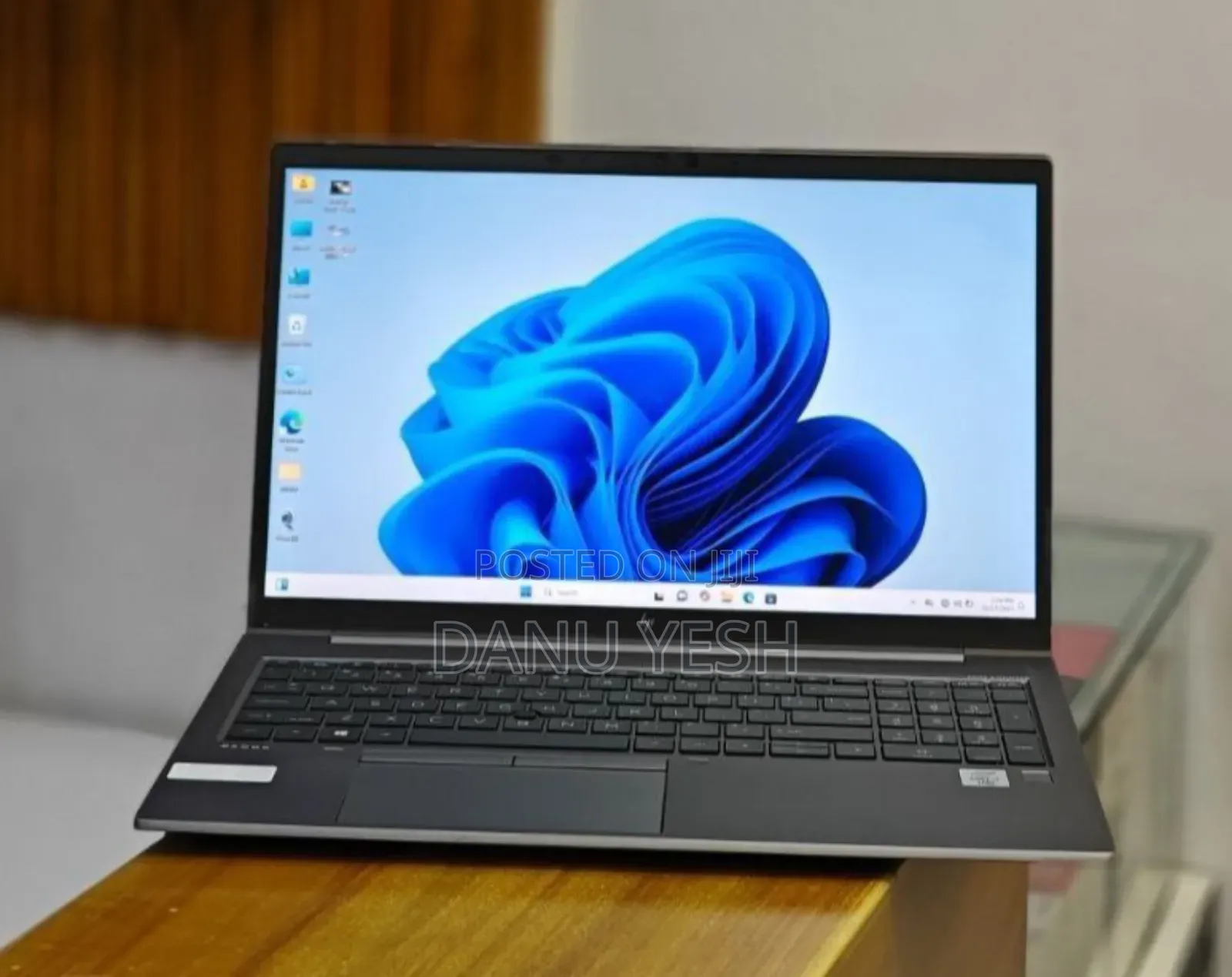 New Laptop HP ZBook Firefly 15 G7 16GB Intel Core i7 SSD 512GB