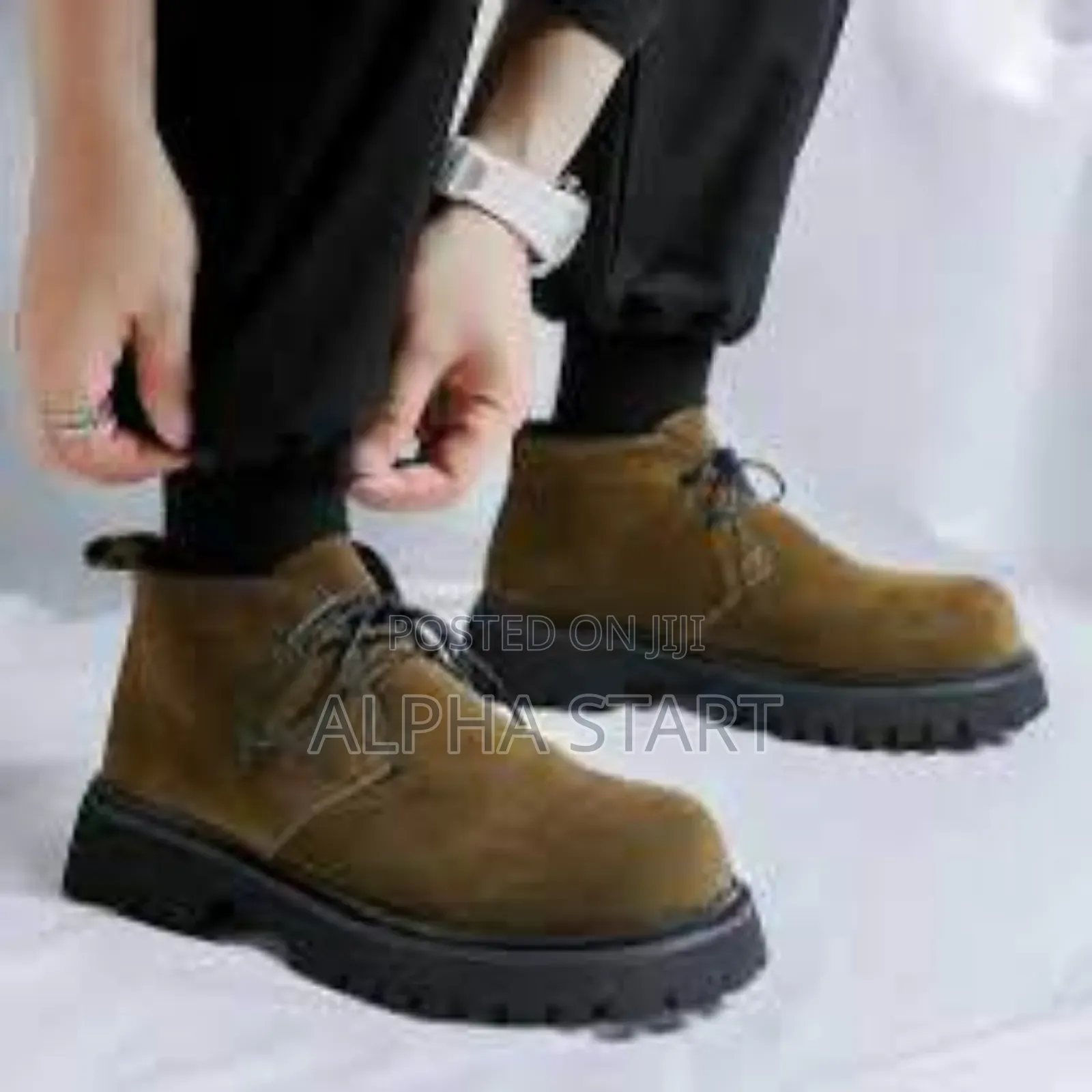 New Arrival Fashion Velvet Sneakers