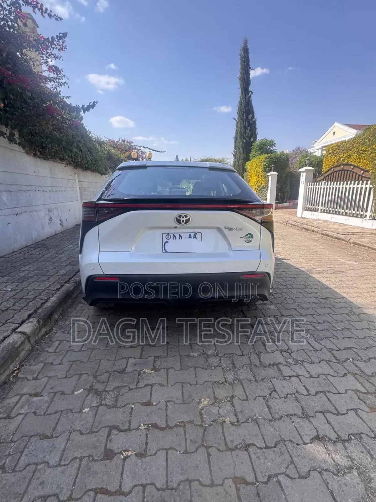 Toyota bZ4X 71.4 kWh AWD 2023 White