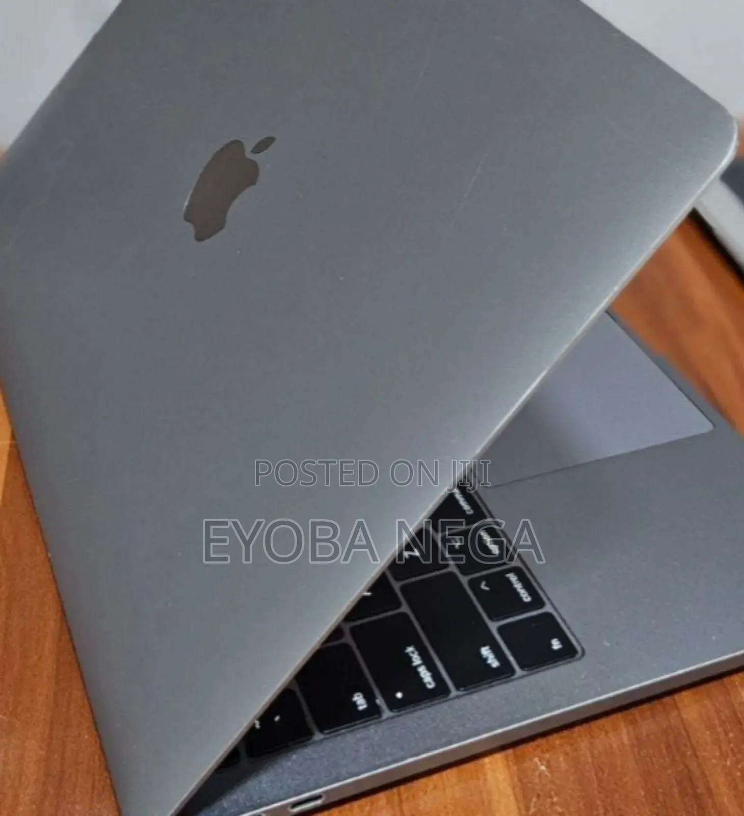 New Laptop Apple MacBook Pro 2017 8GB Intel Core i5 SSD 256GB