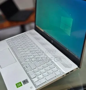 New Laptop HP Pavilion 15 8GB Intel Core i5 SSD 256GB