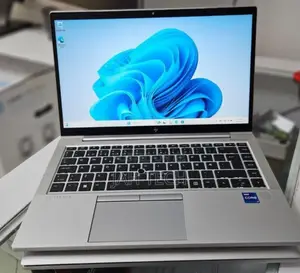 New Laptop HP EliteBook 830 G8 16GB Intel Core i7 SSD 512GB