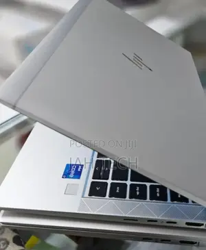 New Laptop HP EliteBook 830 G8 16GB Intel Core i7 SSD 512GB