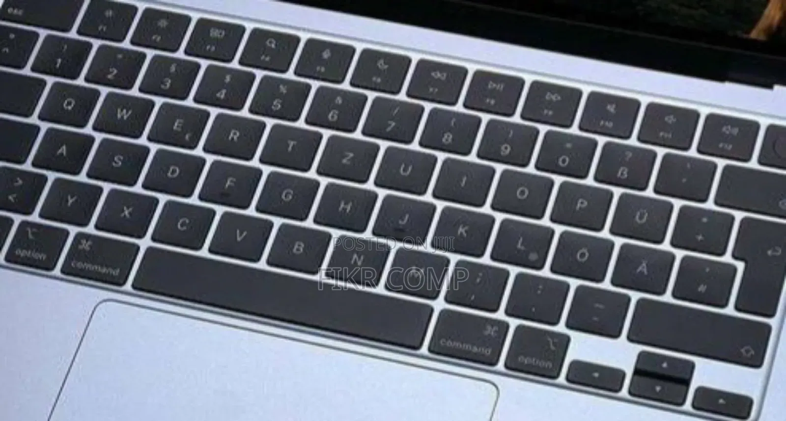 New Apple MacBook Air 2025 M4 15-inch 16GB Intel Core i9 SSD 256GB