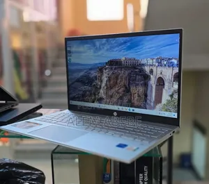 New Laptop HP Pavilion 15 8GB Intel Core i5 SSD 512GB