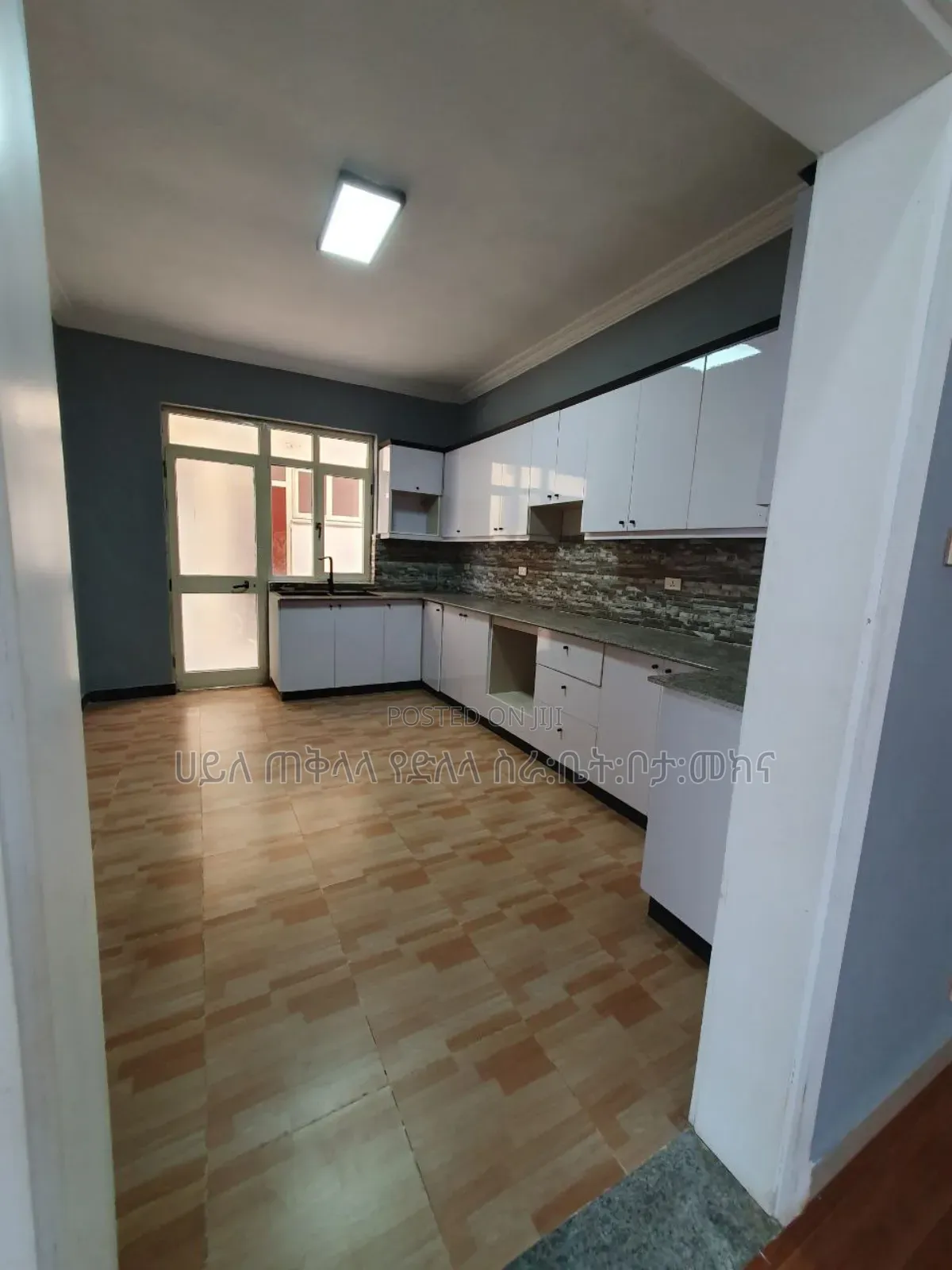 Furnished 10bdrm Townhouse/Terrace in Kebena Area, Arada for sale