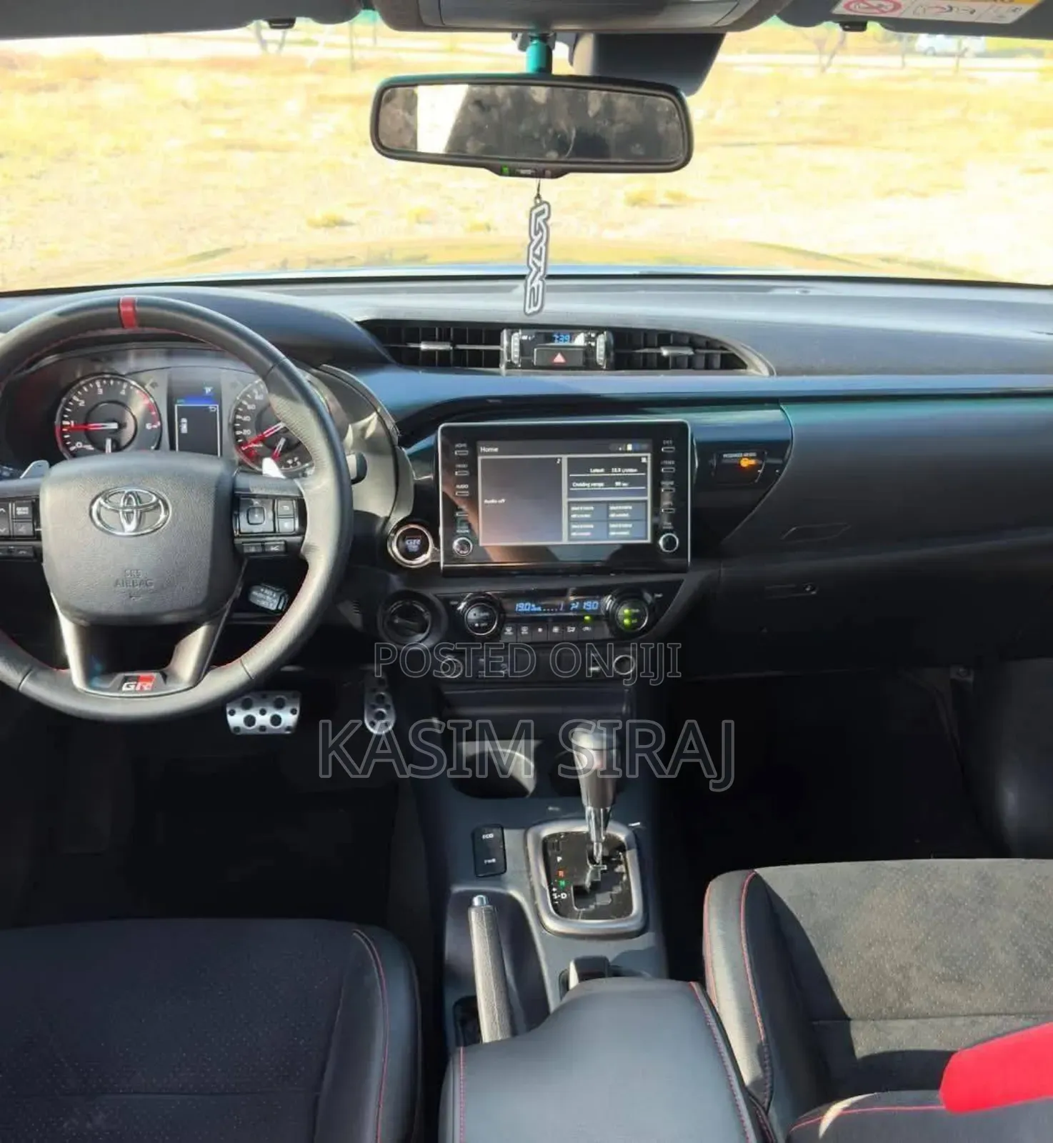 Toyota Hilux 2023 White