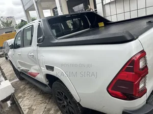 Toyota Hilux 2023 White