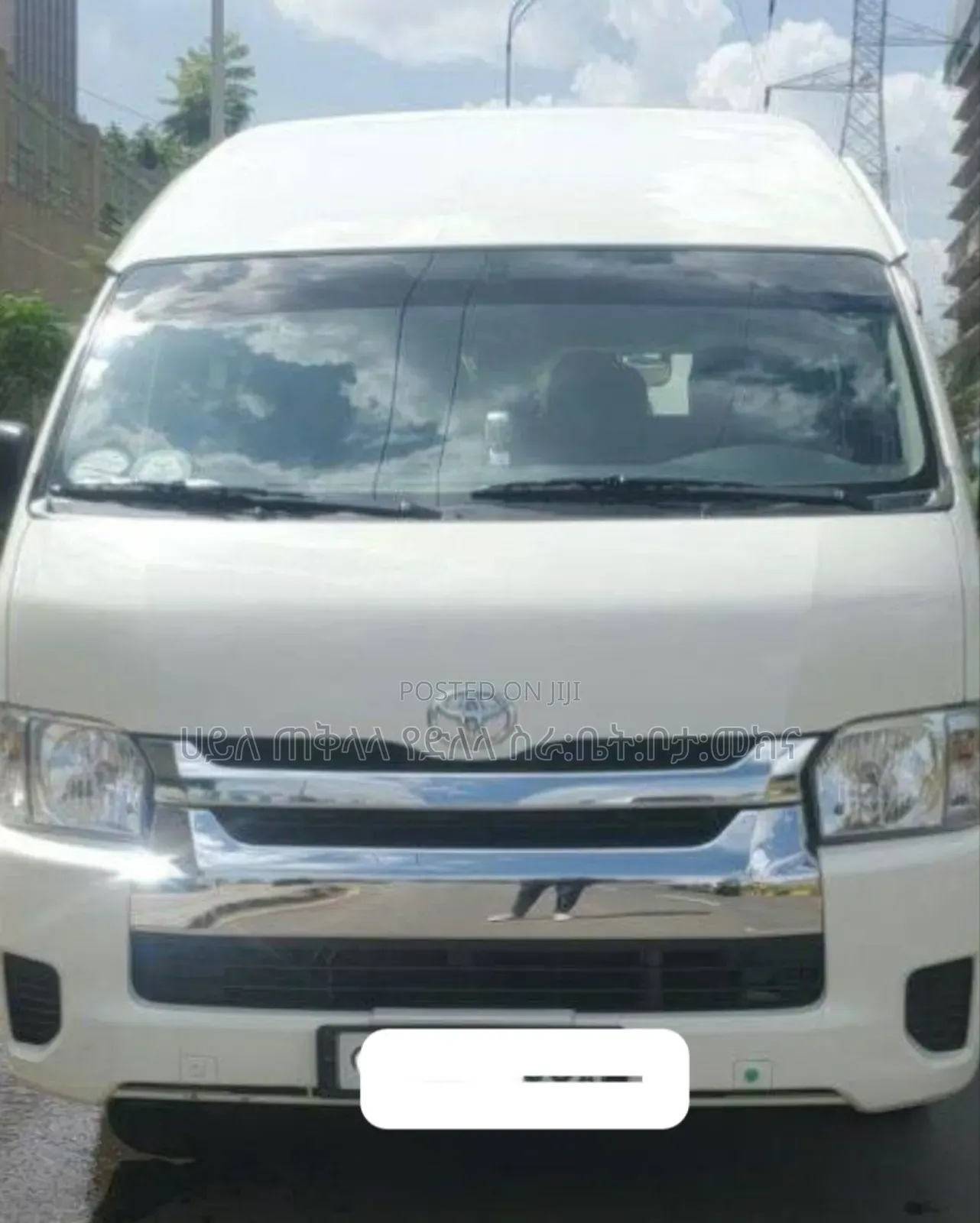 Toyota HiAce 2021 White