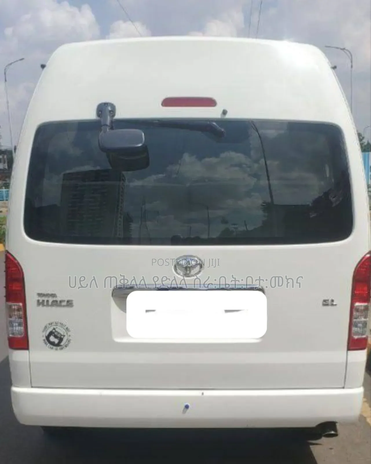 Toyota HiAce 2021 White