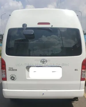 Toyota HiAce 2021 White
