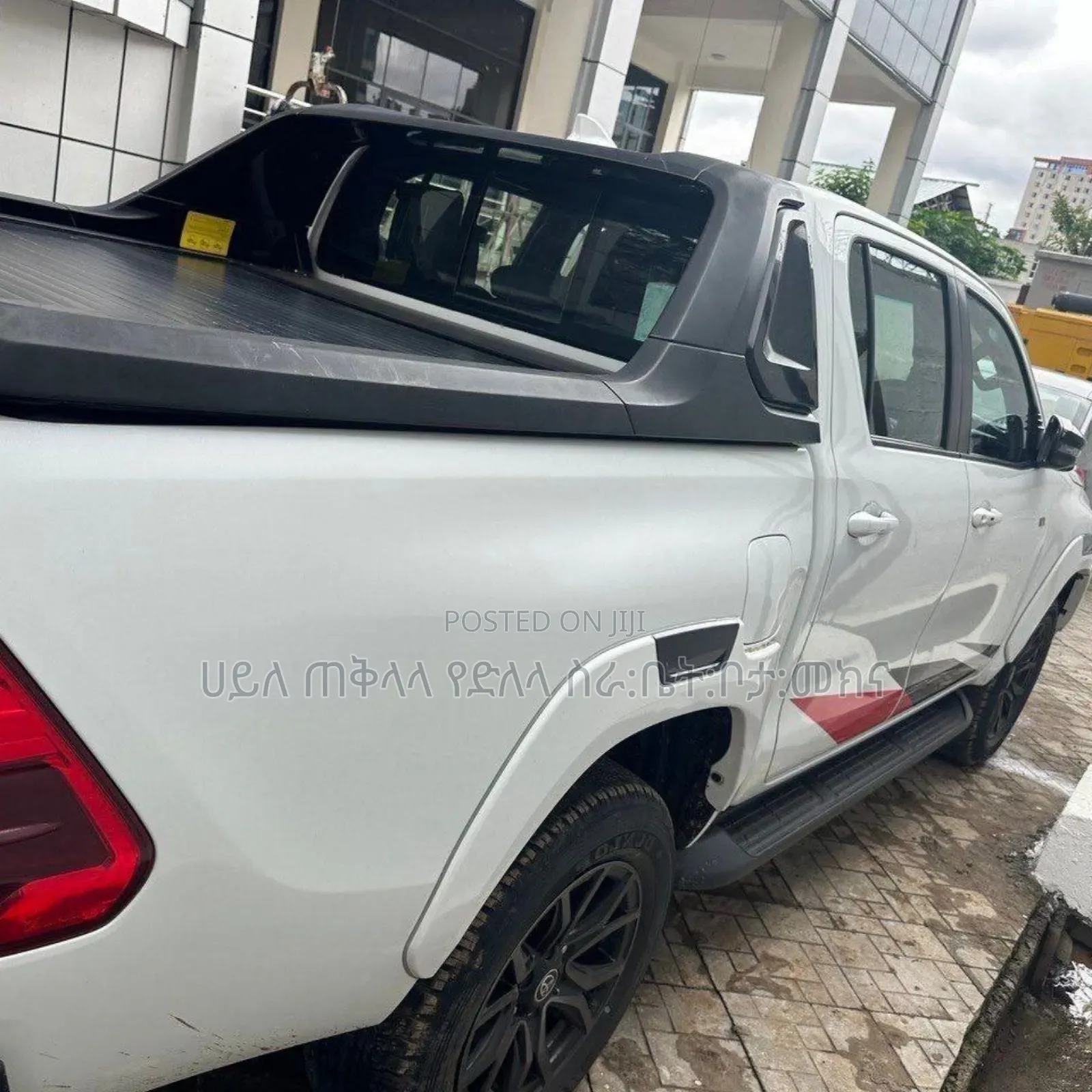 Toyota Hilux 2023 White