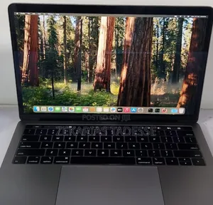 New Laptop Apple MacBook Pro 2019 8GB Intel Core i5 SSD 256GB