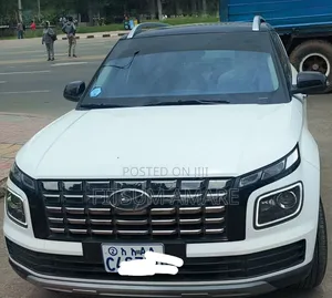 Hyundai Venue 2023 White