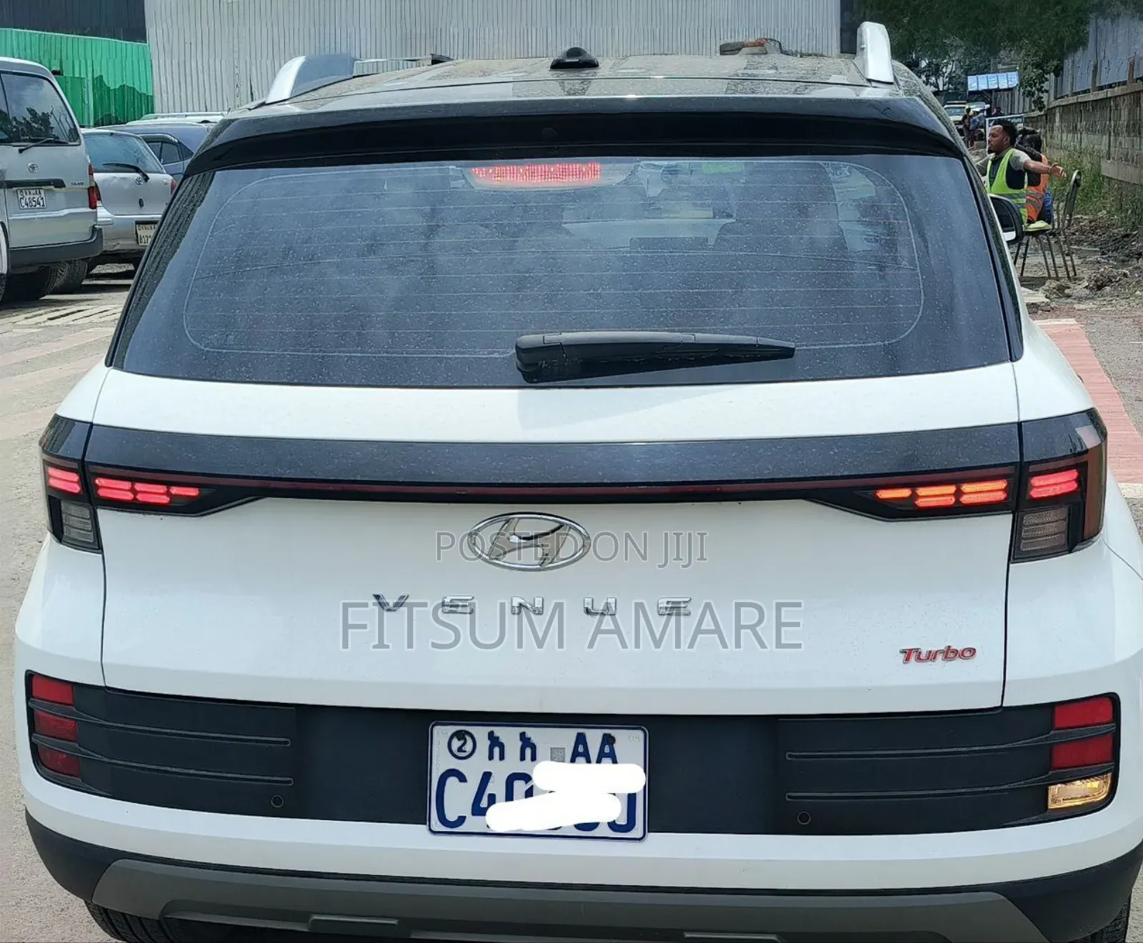 Hyundai Venue 2023 White